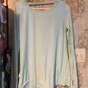 Gap fit teal workout top.  Size M.   Open back